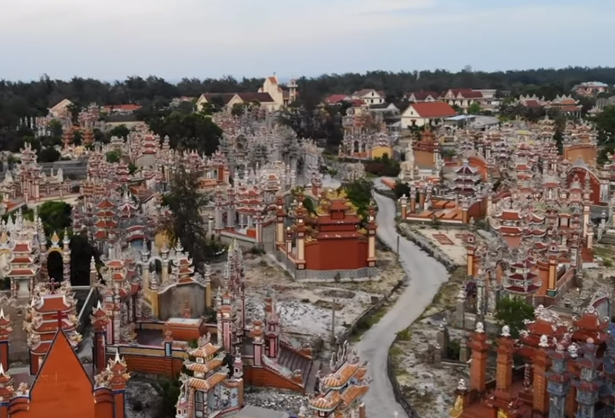 Lạc giữa "thành phố của những hồn ma" hoành tráng bậc nhất Việt Nam